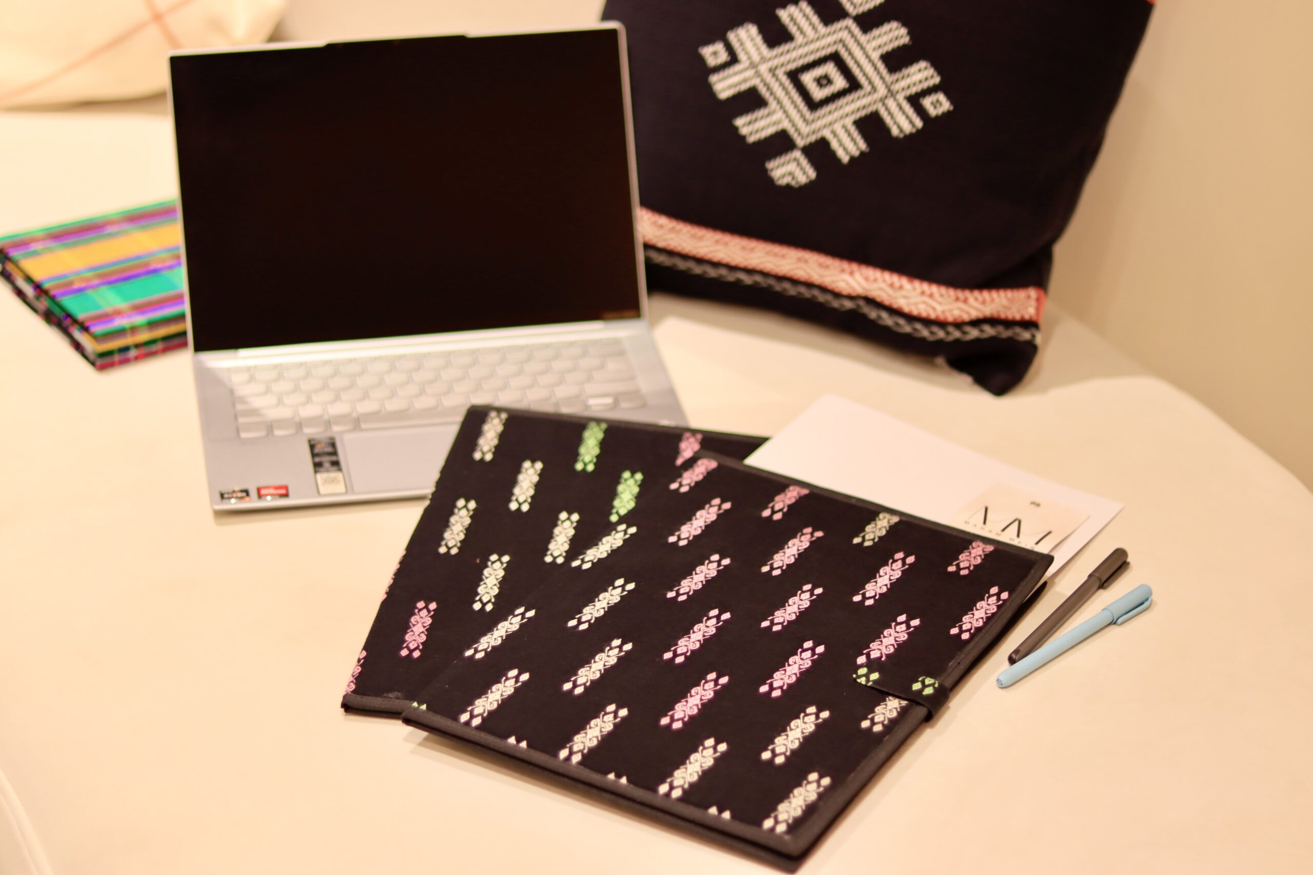 Folder - Mekhla